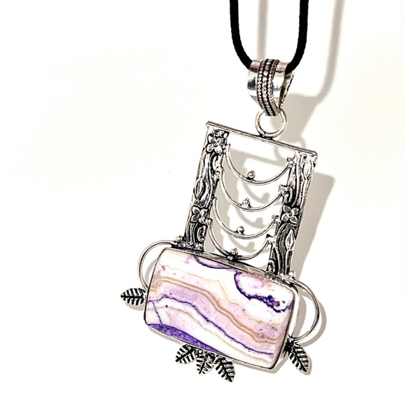 Beautiful Dyed Agate Pendant 2 7/8” - Picture 9 of 11
